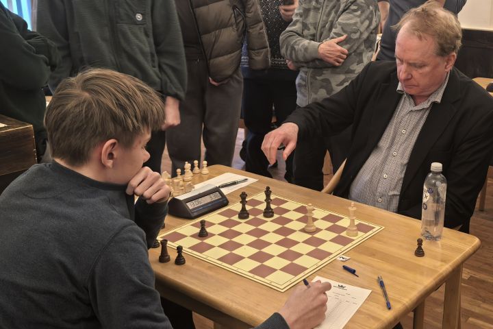 Chess news — A Game That Outlasted the Day (7)