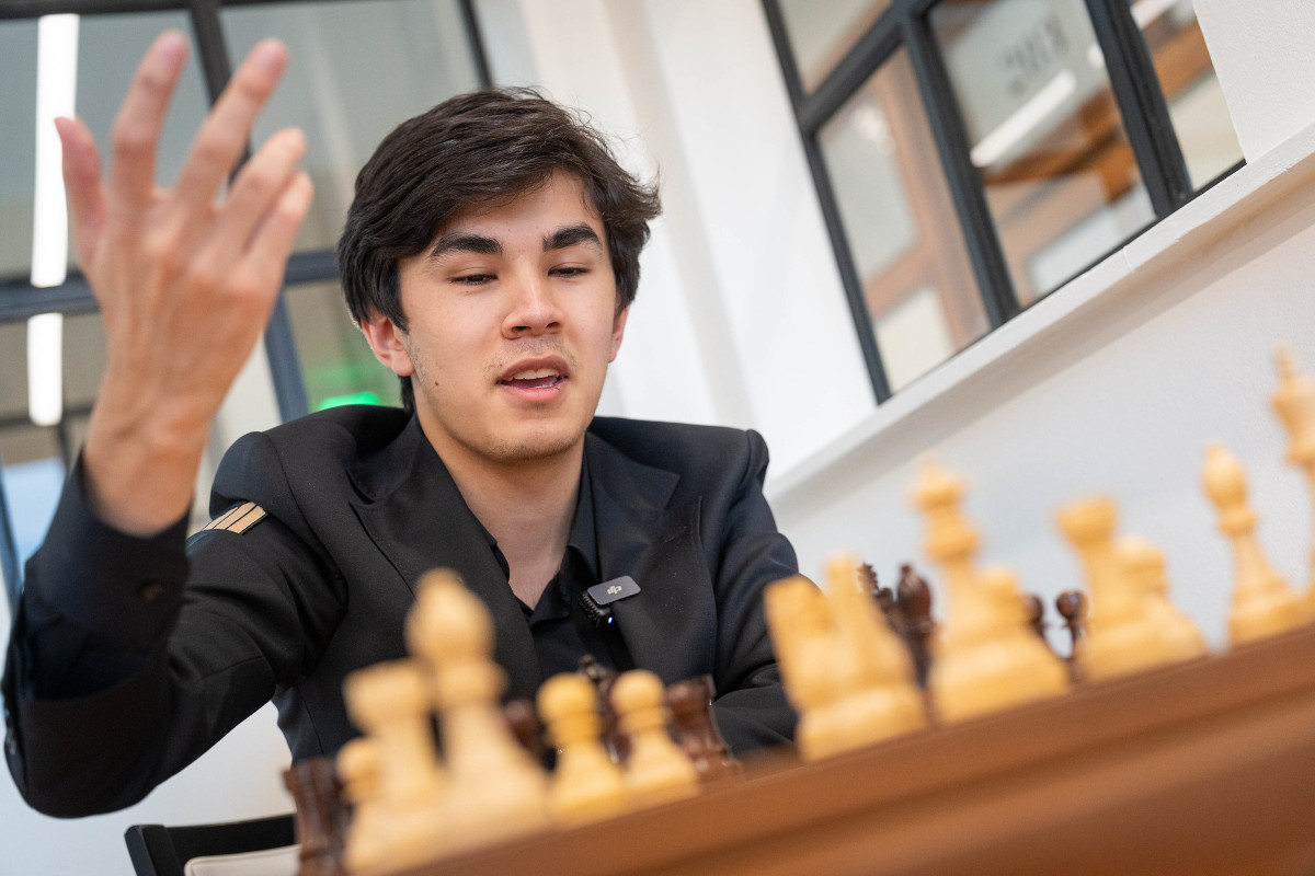 Sindarov Secures First Win at Sinquefield Cup Against Keymer