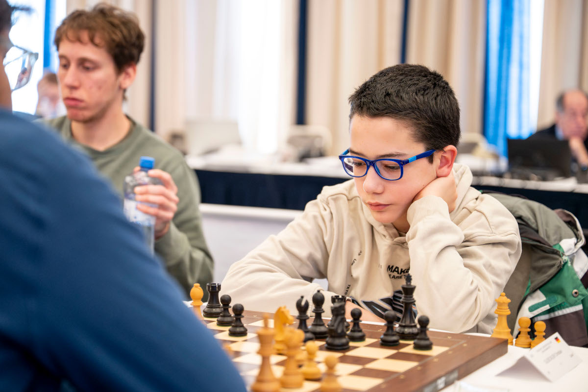 Christian Gloeckler Maintains Lead at Fagernes Autumn Tournament