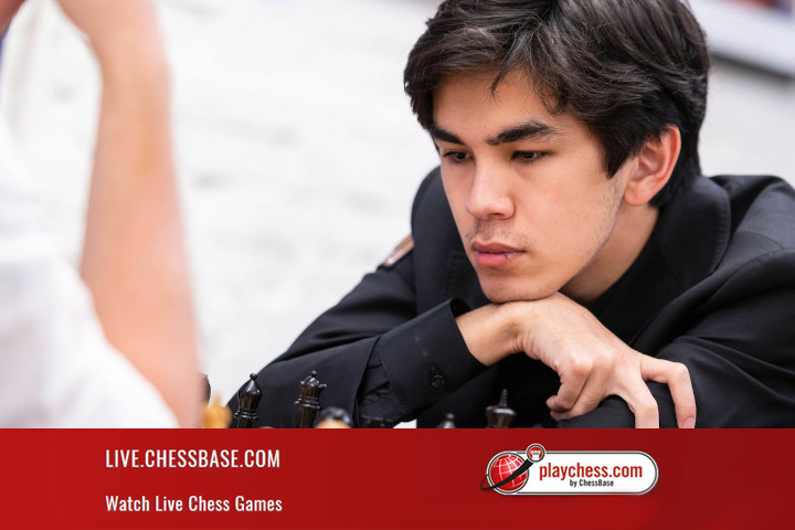 Clutch Chess: Champions Showdown Begins