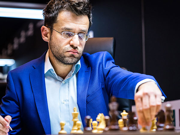 Anish Giri fires himself into semis even as Hikaru Nakamura hangs on