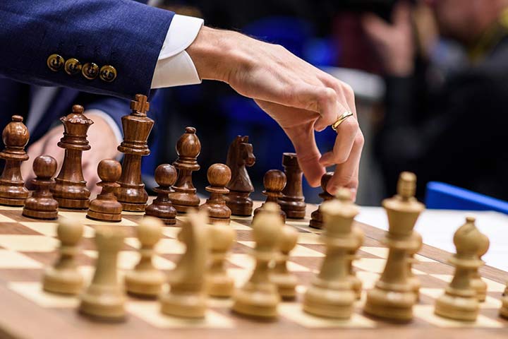 Tata Steel 2018, 2: Giri beats Kramnik to grab lead