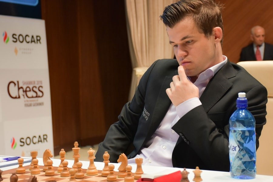 GM Magnus Carlsen vs GM Aram Hakobyan, Blitz Chess 3+0