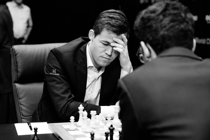 Magnus Carlsen misses win in Game 1 draw with Fabiano Caruana – as it  happened, World Chess Championship 2018