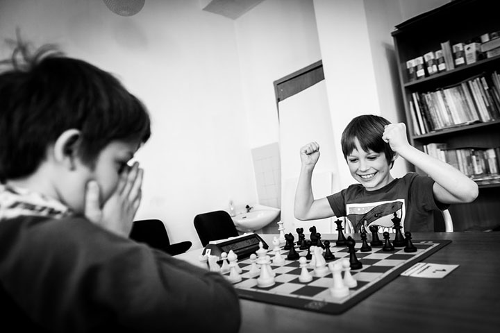 Do chess playing children perform better in school?