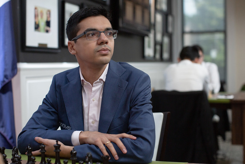 Giri Wins to Tighten Race after Nepomniachtchi and Caruana draw