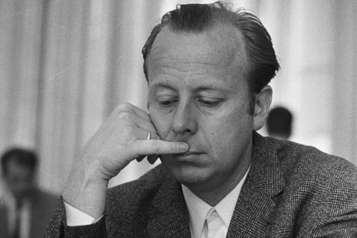 Wolfgang Uhlmann, melhor jogador de xadrez da Alemanha Oriental, morre aos  85 - Estadão