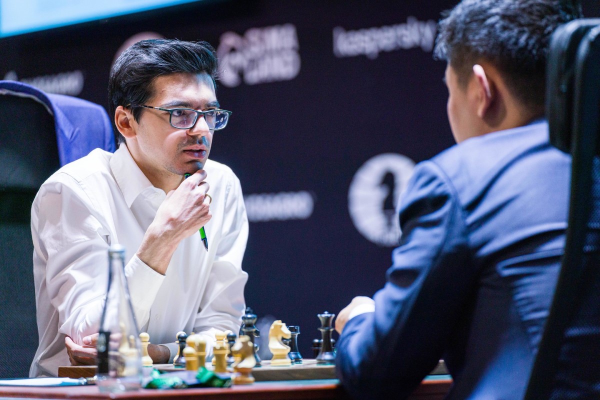 Candidates: Wang stuns Ding, Nepomniachtchi beats Giri