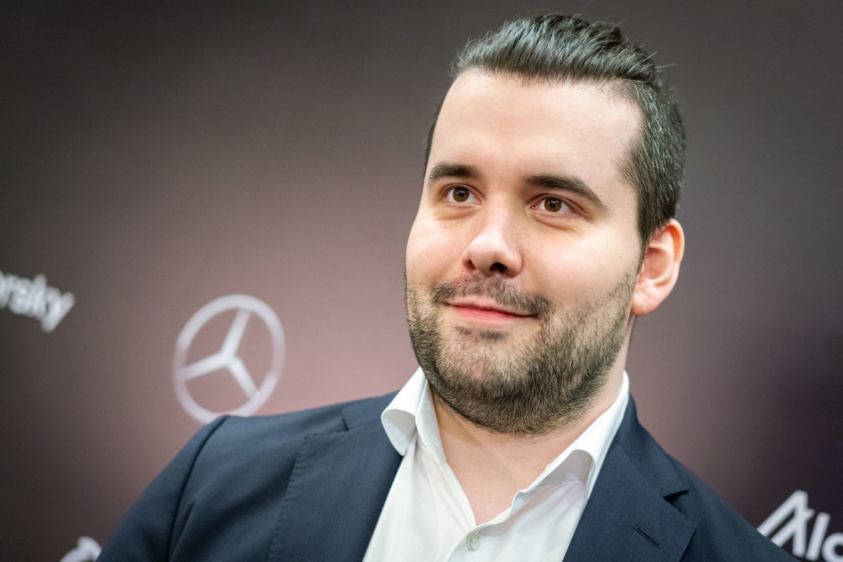 Nepomniachtchi nears Candidates title and tilt at Carlsen's world chess  crown, Chess