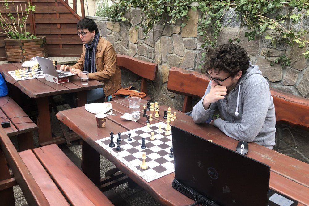 WATCH — Virtual chess websites overwhelmed with new players, Video